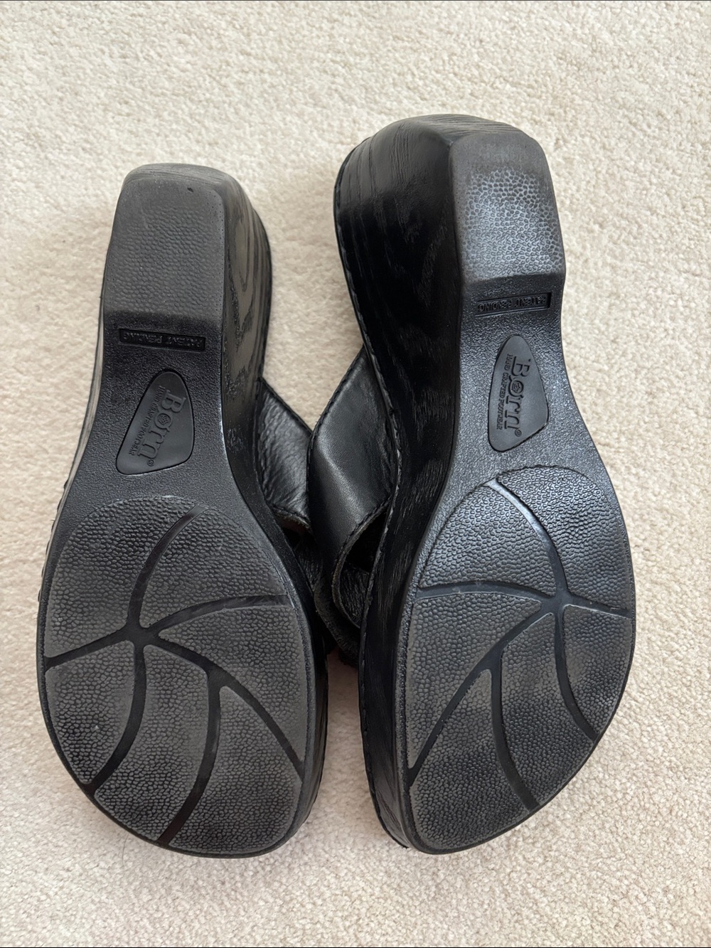 Born 39 Women's Black Floral Leather Thong Sandals - Picture 7 of 10